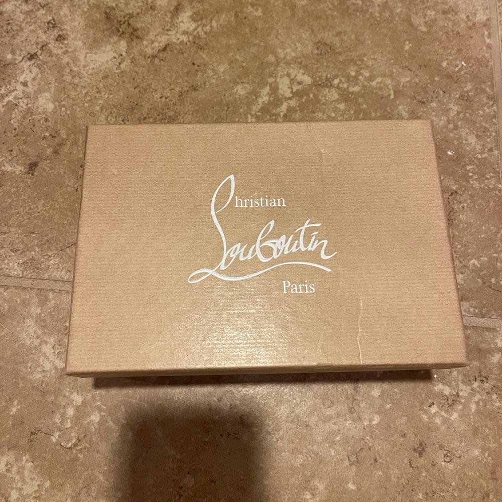 Christian Louboutin box - Picture 2 of 3
